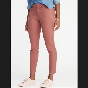 Old Navy Amelia Rose Pixie Pant